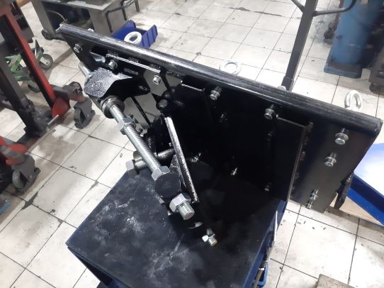 Агрегатная площадка для ямных подъемников 1 т. АП1000-1