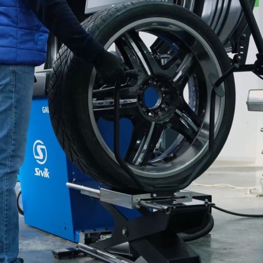 Пневматический лифт для подъема легковых и грузовых колес, 70 кг Sivik КС-239