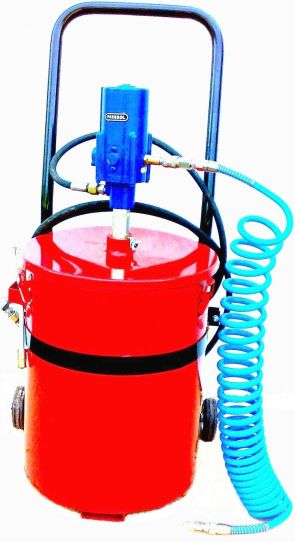 Нагнетатель смазок пневматический с емкостью 40 л, давление 400 бар, производительность 220 г/мин, ОАО «АСО» С322-2