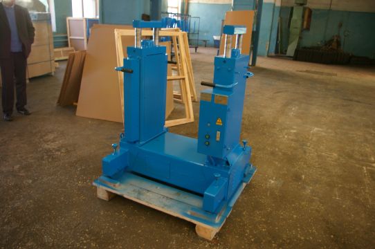 Канавный электромеханический рельсовый двухштоковый подъемник 8 т П-263-01 Автоспецоборудование