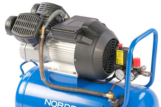 Поршневой компрессор 50 л, 360 л/м, 220В, 1.5 кВт, ременной, масляный Nordberg NCE50/360V
