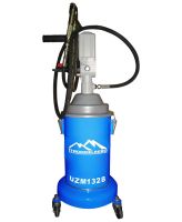 Нагнетатель смазки для бочек на 13 л, Trommelberg UZM1328 6-8 бар, пневматический, с коэффициентом сжатия: 50:1