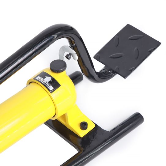 Гидравлический насос ножной 0.6 л, 700 бар Car-Tool CT-E1135