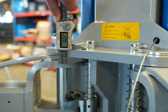 Двухстоечный подъемник Станкоимпорт ПГН2-4.0 (П) 220В 4т, электрогидравлический, 220В, с нижней синхронизацией, 110-1800 мм