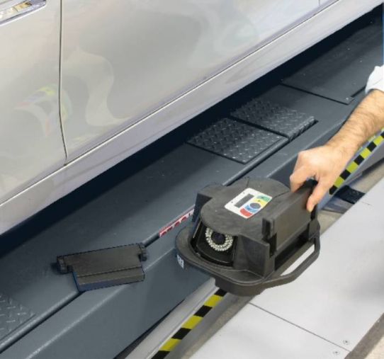 Стенд 3D сход-развал напольный Ravaglioli RAVTD3000.B для легковых автомобилей