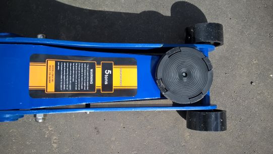 Низкопрофильный подкатной гидравлический домкрат до 5 тонн, 150-560мм с педалью Техносоюз QK5-580 (TR50001)