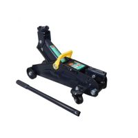 Подкатной гидравлический домкрат до 2 тонн, 135-200мм Rock Force RF-820014 Подкатной гидравлический домкрат до 2 тонн, 135-200мм Rock Force RF-820014