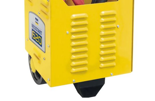 Пуско-зарядное устройство для аккумуляторов 12В и 24В с пусковым током 620А 025288 GYS