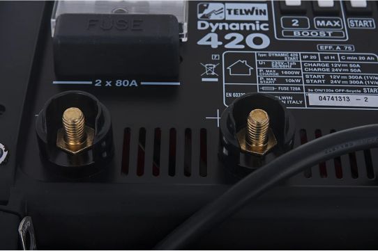 Пуско-зарядное устройство для 12В и 24В аккумуляторов с пусковым током 400А 829382 TELWIN