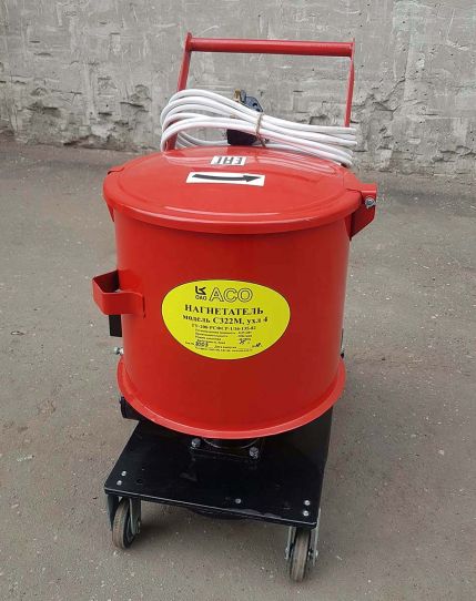 Нагнетатель смазки для бочек на 25 л С-321М, электрический, с мощностью двигателя 0.55 кВт