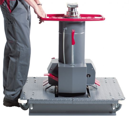 Канавный пневмогидравлический напольный одноштоковый подъемник 15 т 117933 Blitz