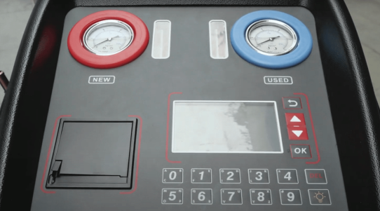 Электрическая установка для замены и промывки масла в АКПП 12В и 220В, с насосом 2л/мин, без комплекта адаптеров Launch CAT-601S