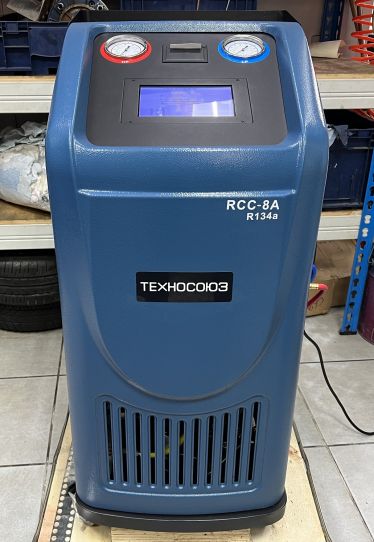 Установка автомат для заправки автомобильных кондиционеров Техносоюз RCC-8A с сенсорным экраном, термопринтером, базой данных