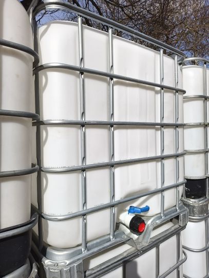 Еврокуб бу на металлическом поддоне 1000 литров