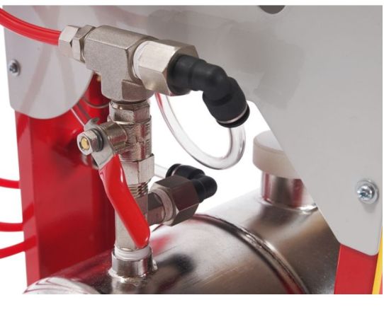 Нагнетатель смазки для бочек на 2 л, JTC 5503 2-5 бар, пневматический, с подающим шлангом на 1.62 м