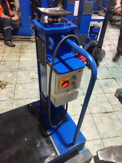 Канавный электромеханический подъемник 10 т, напольный, двухштоковый КПП10ЭМ600 ARTAZ