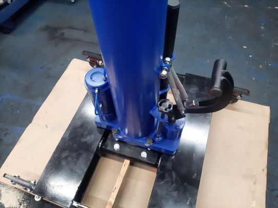 Канавный гидравлический подъемник 15 т, рельсовый одноштоковый КПП15Р1000П ARTAZ