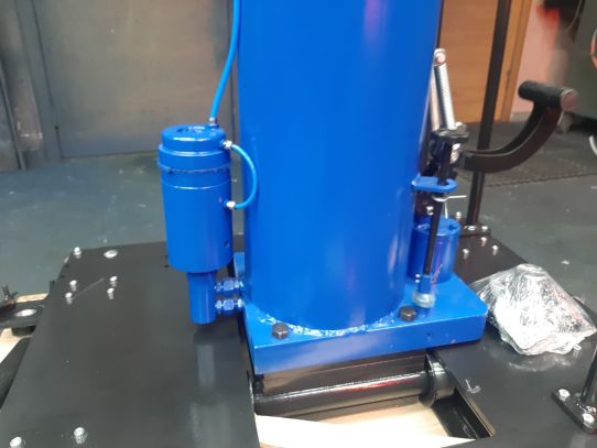 Канавный гидравлический подъемник 20т, напольный, двухштоковый КППТ20Р1200ПМ ARTAZ