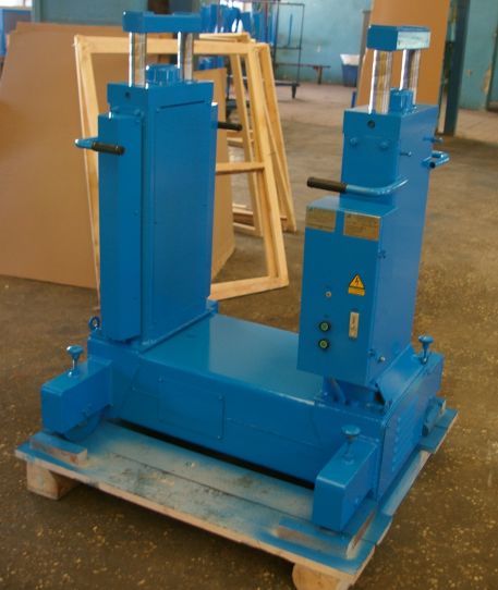 Канавный электромеханический подъемник 10 т, рельсовый, двухштоковый П-263-02