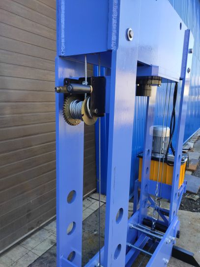 Пресс электрогидравлический ARTAZ ПГ70 70т, напольный