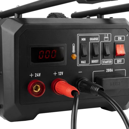 Пуско-зарядное устройство для 12В и 24В аккумуляторов с пусковым током 550A OPT-Start650 Optimus