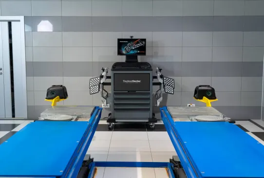 Стенд 3D сход-развал для легковых автомобилей мобильный Техновектор P 7202 MC