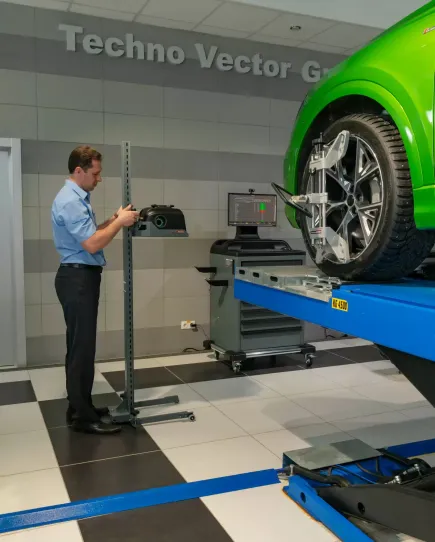 Стенд 3D сход-развал для легковых автомобилей мобильный Техновектор P 7202 MC