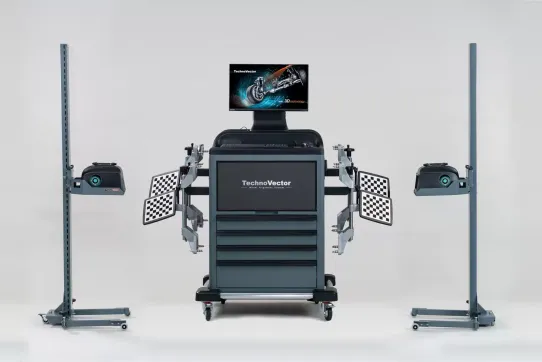 Стенд 3D сход-развал для легковых автомобилей мобильный Техновектор P 7202 MC