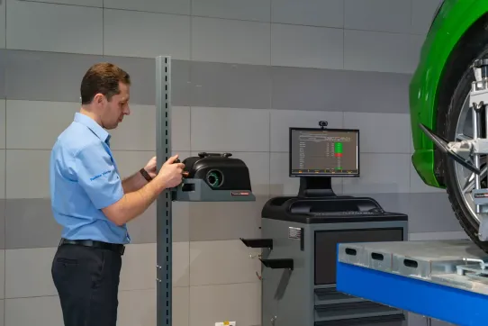 Стенд 3D сход-развал для легковых автомобилей мобильный Техновектор P 7202 MC