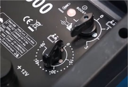 Пуско-зарядное устройство для аккумуляторов 12В и 24В с пусковым током 500А, артикул 12912 Aurora