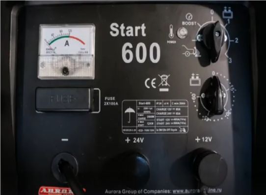 Пуско-зарядное устройство для аккумуляторов 12В и 24В с пусковым током 500А, артикул 12912 Aurora