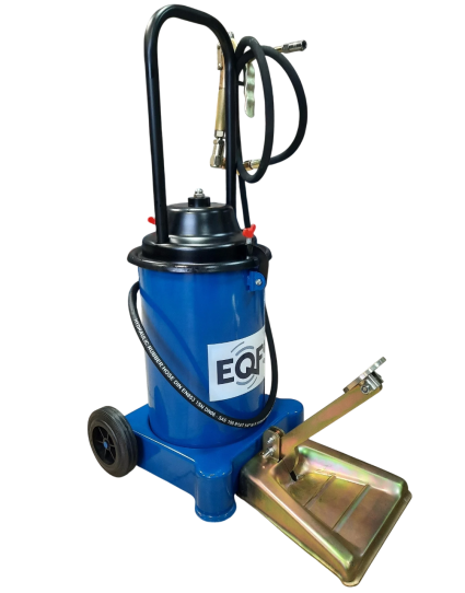 Нагнетатель смазки ножной с емкостью 13 л, выходным давлением до 400 бар, производительность 350-400 г/мин EQFS ES-60400