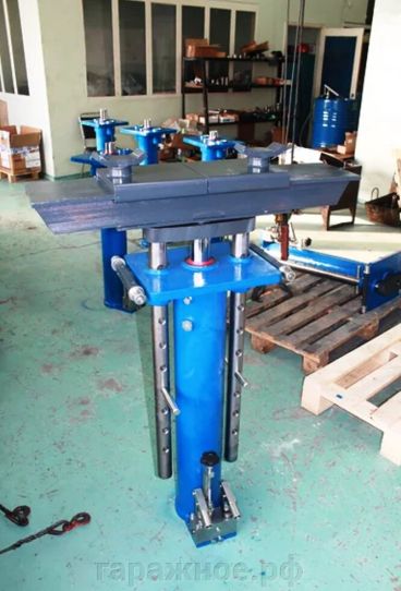 Канавный гидравлический навесной одноштоковый подъемник 16 т П114Е-16-1 Челябинский завод автосервисного оборудования