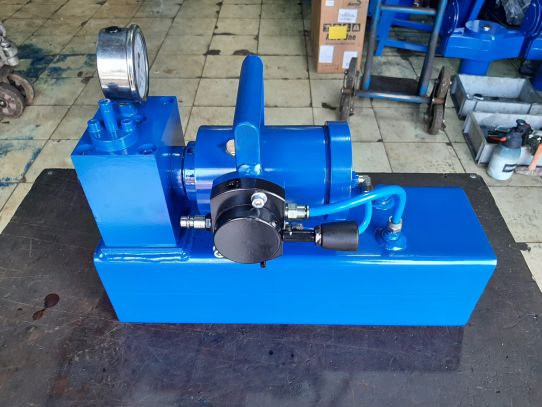 Пневмогидравлический насос НПО Автомотив ПГН-1000