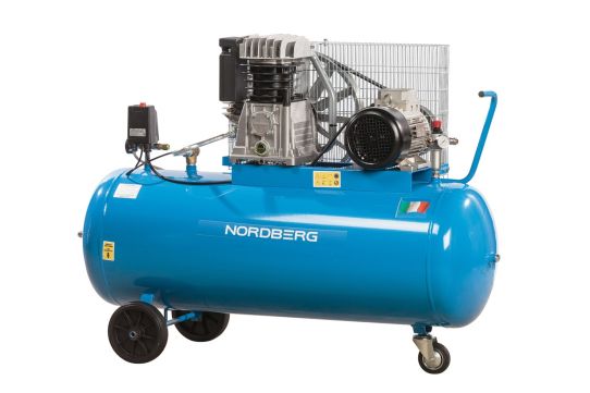 Поршневой компрессор 200 л, 653 л/м, 380В, 4 кВт, ременной, масляный Nordberg NC200/650