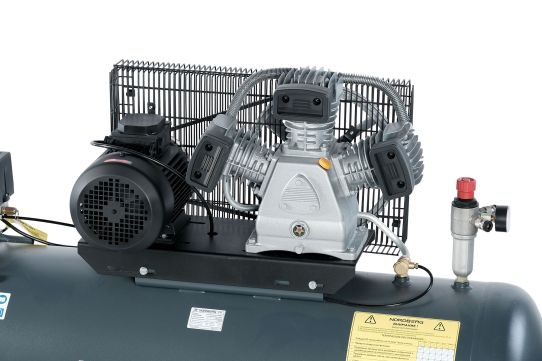 Поршневой компрессор 200 л, 580 л/м, 380В, 3 кВт, ременной, масляный Nordberg NCP200/580