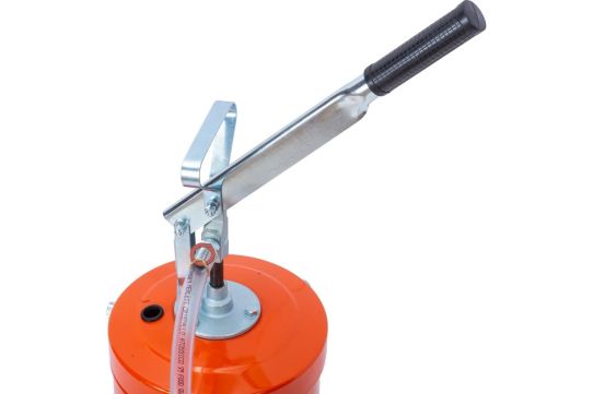 Нагнетатель масла ручной с емкостью 18 л Petropump PP210006