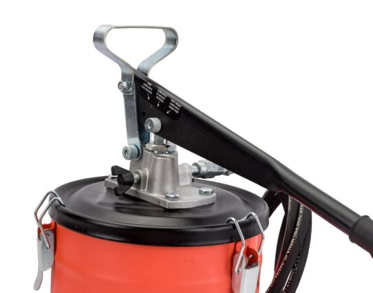 Нагнетатель смазки ручной на 10 л, давление смазки до 275 бар, с производительностью до 9 г/ход Petropump PP210023