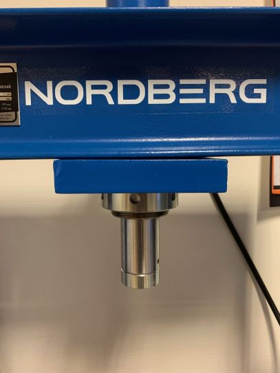 Гидравлический пресс для автосервиса 20 тонн Nordberg eco N3620FL ручной привод и педаль