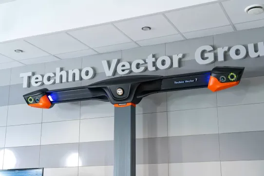 Стенд 3D сход-развал напольный для легковых автомобилей Техновектор P 7204 TAS