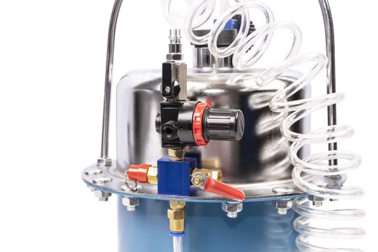 Установка для прокачки тормозной системы пневматическая, давление 0.7-2.8 бар, емкость 5 л, переносная ST100101 Станкоимпорт