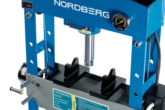 Гидравлический пресс для гаража 50 тонн Nordberg N3650F ручной привод с педалью