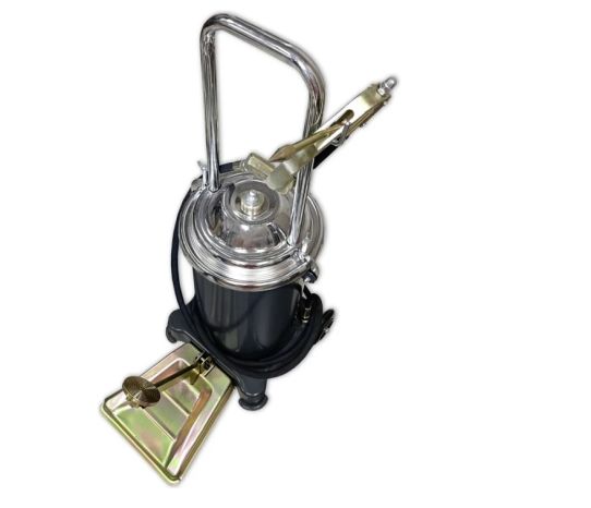 Нагнетатель смазки ножной с емкостью 15 л, производительность 4.5 г/ход, с подающим шлангом на 2 м Dekar SF-3