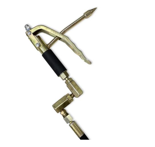 Нагнетатель смазки ножной с емкостью 15 л, производительность 4.5 г/ход, с подающим шлангом на 2 м Dekar SF-3