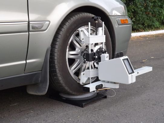 Стенд развал-схождения лазерный мобильный для легковых автомобилей Техновектор СКО-1Л