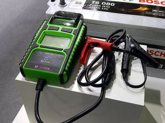 Тестер аккумуляторов 12В AGM WET GEL EFB с дисплеем, с встроенным термопринтер Bosch BAT 115 артикул 0687000115