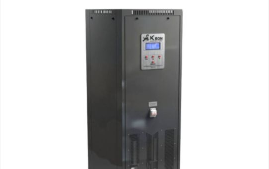 Зарядное устройство 63А с 10" дисплеем IP65 для WET аккумуляторов 380В переносное ВЗА-63-130 KRONVUZ