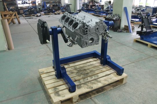 Кантователь для ремонта мотора 2000 кг механический ЧЗАО Р776Е стационарный