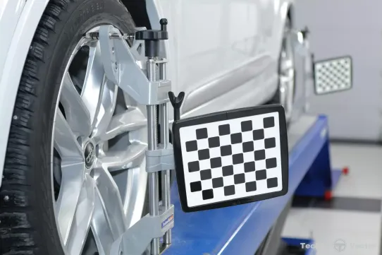 Стенд 3D сход-развал для легковых автомобилей Technovector P 7204 HAS