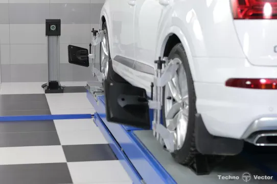 Стенд сход-развал 3D для легковых автомобилей напольный Техновектор 7202 M